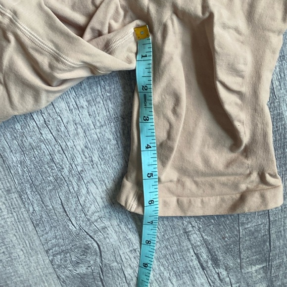 NWOB SKIMS SCULPTING SHORT MID THIGH - Picture 7 of 7